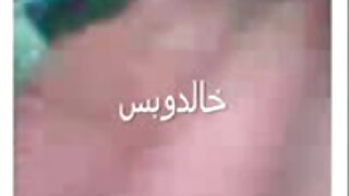 Rae Lil Black deepthroats dick ຫນາແລະໄດ້ຮັບການ fucked ຍາກ